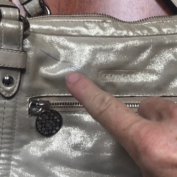 Coach gold purse - Picture 3 of 8